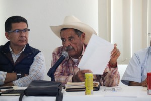 Foto5 diputados reunión en Pedro Escobedo con productores