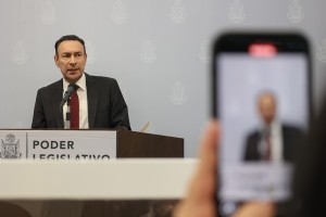 Diputado Arturo Maximiliano 1