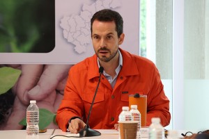 e159a443-ea5e-4c03-869d-c4cf591157e6